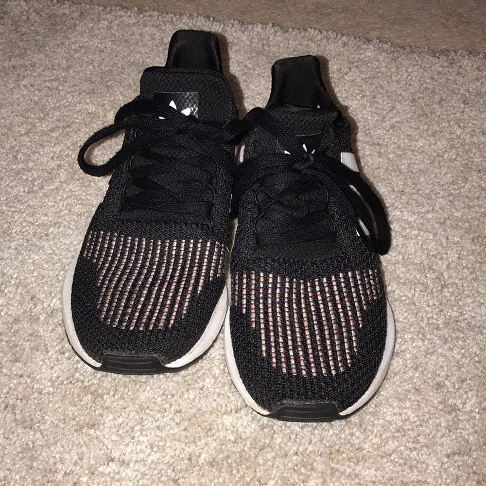 adidas swift run tennis shoes